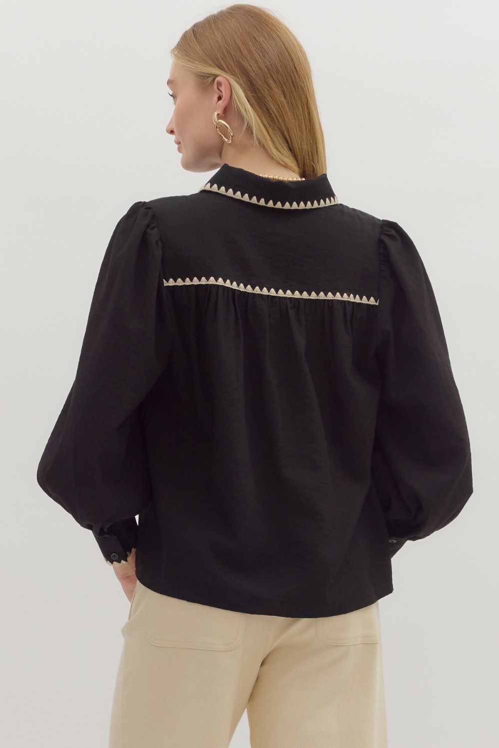Classic and Trendy Shirt in Black Collar
